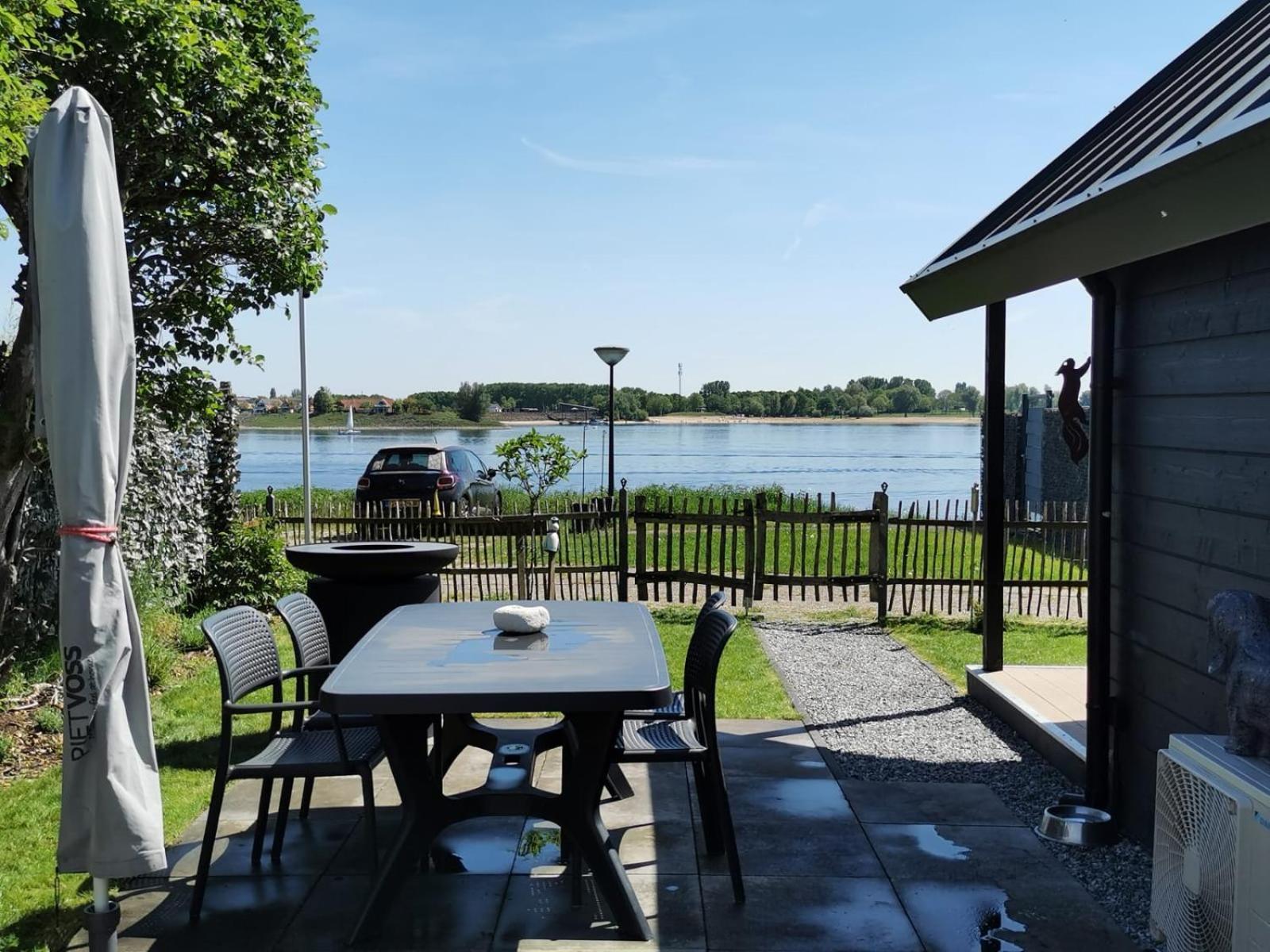 Tiny Haus Auszeit Am See Lathum Luaran gambar